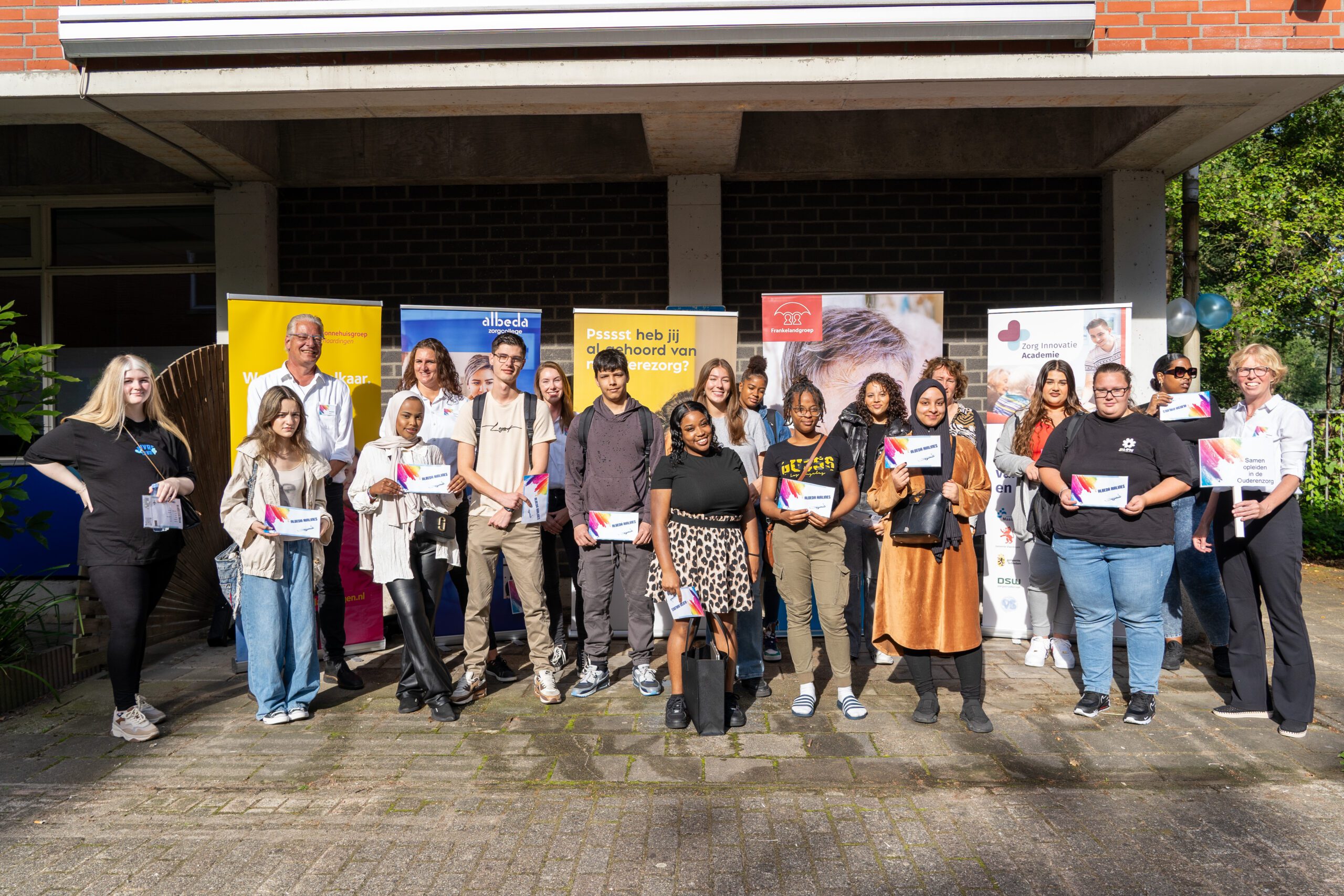 Nieuwe mbo-opleiding: Samen opleiden in de ouderenzorg gestart